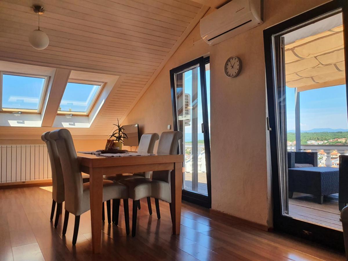 Villa Flora Малинска Екстериор снимка