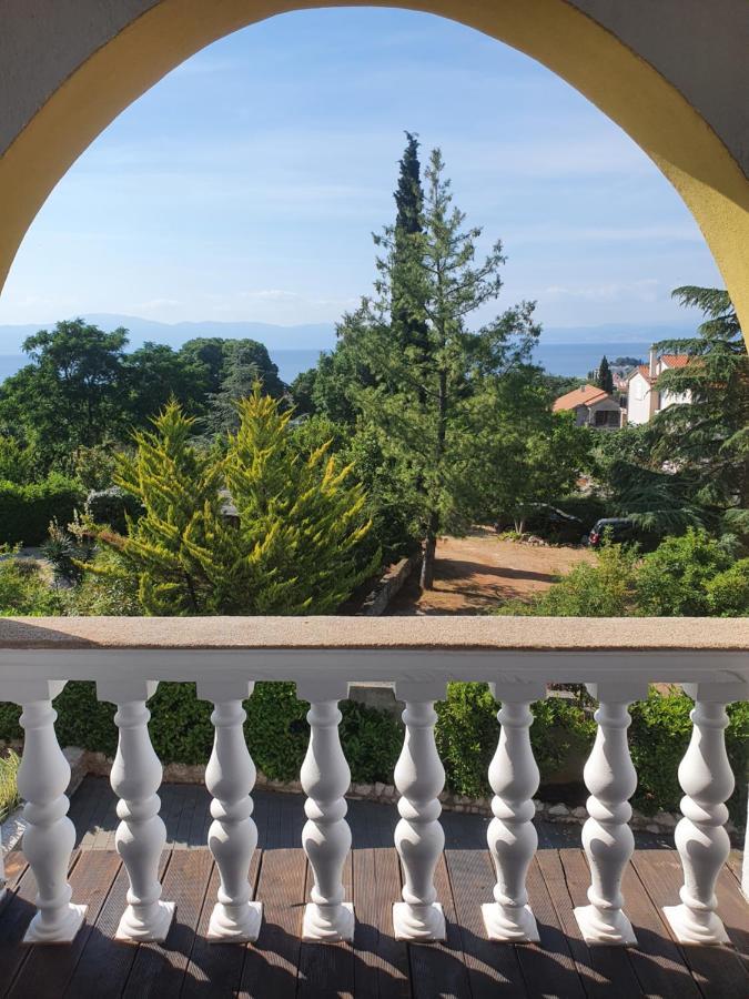 Villa Flora Малинска Екстериор снимка