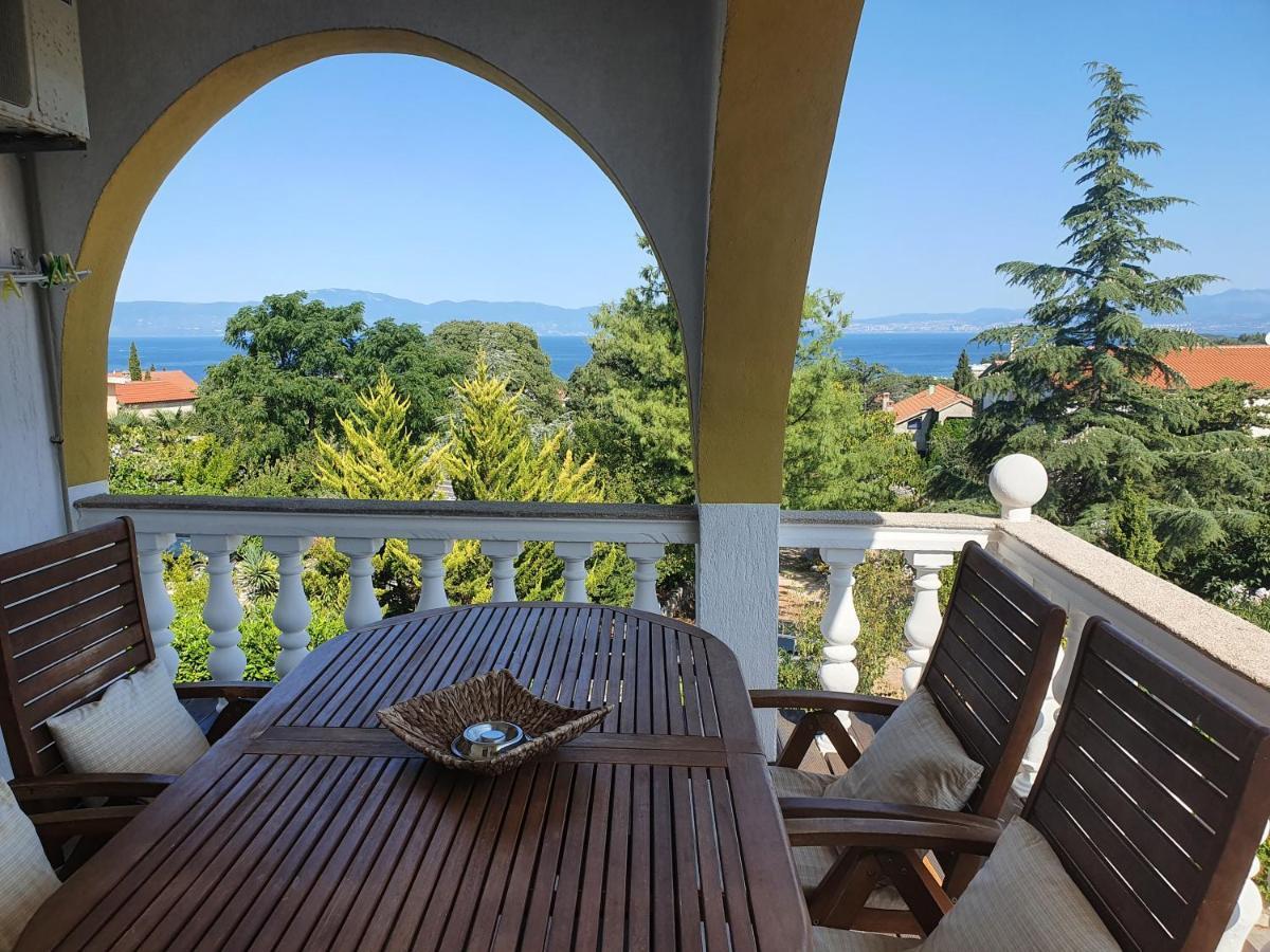 Villa Flora Малинска Екстериор снимка