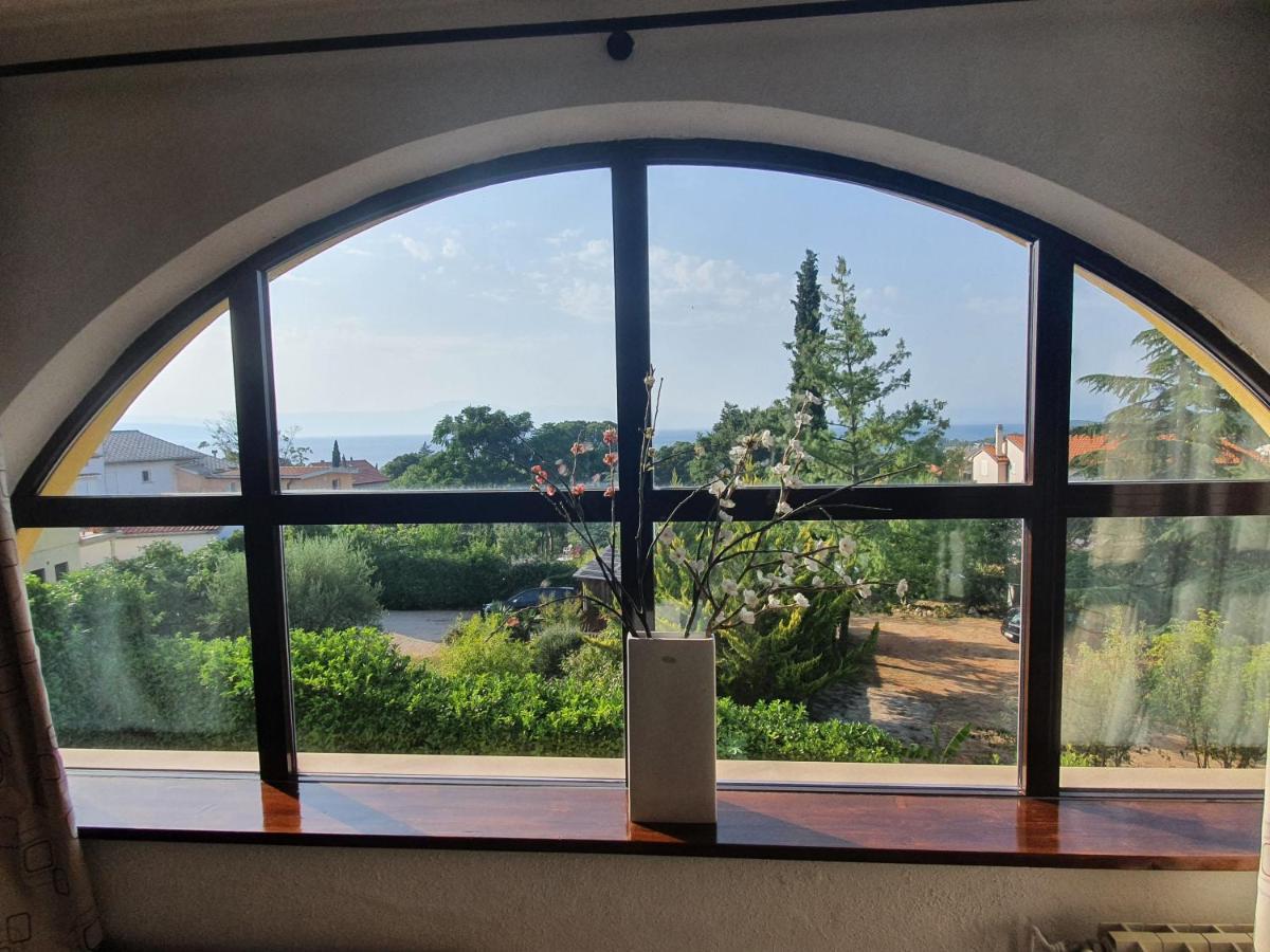 Villa Flora Малинска Екстериор снимка