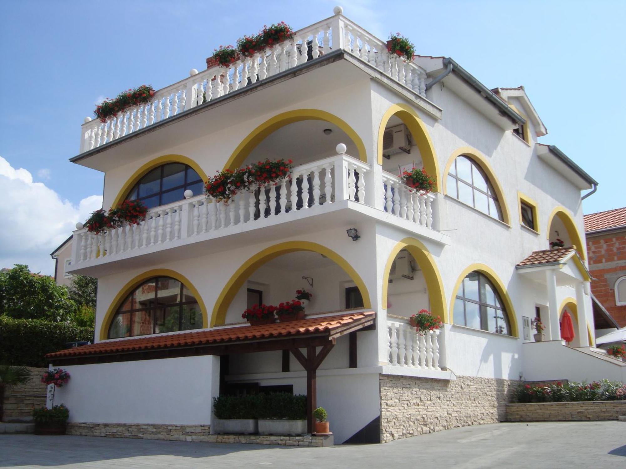 Villa Flora Малинска Екстериор снимка